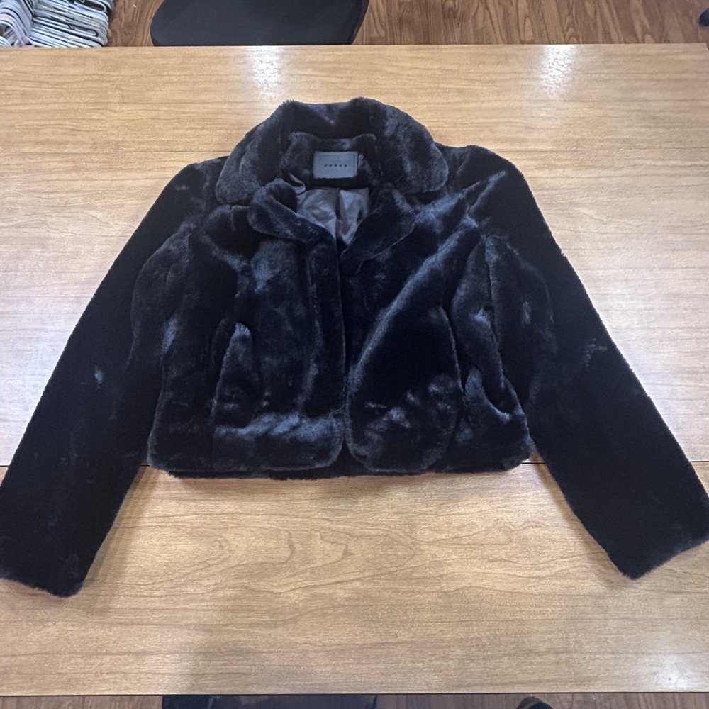 BLANKNYC Jacket Womens Small Black Faux Fur Plush Short Collared Lined Pockets